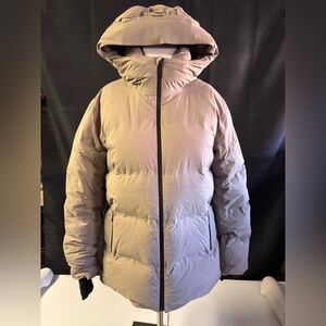 New womens XS Aritzia Super Puff 2 O down jacket